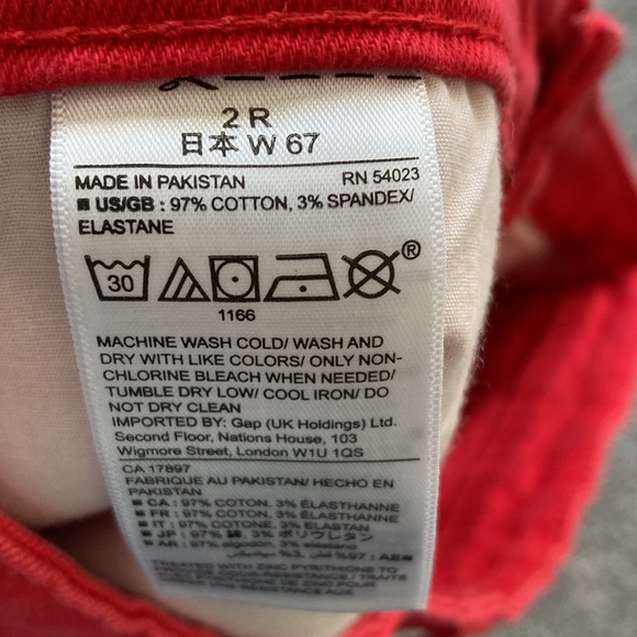 Gap Red Denim Sexy Boyfriend Shorts. Size 2 - Picture 8 of 8
